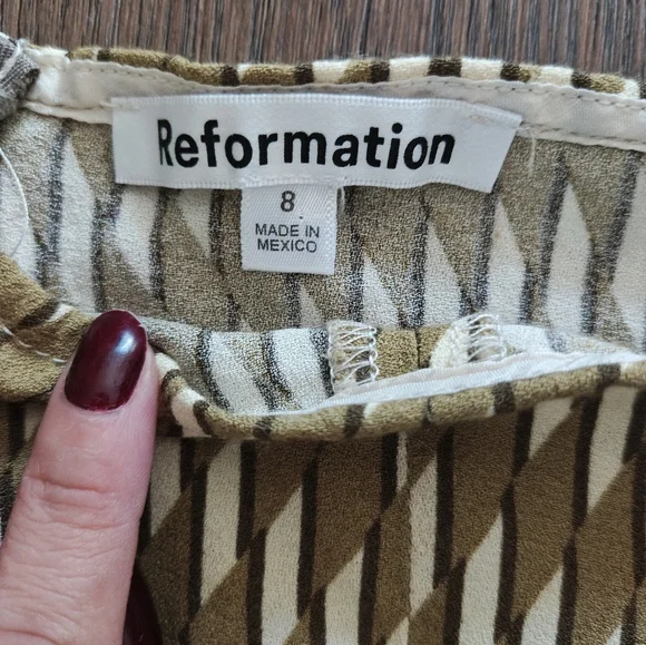 Reformation Mini Skirt Sz-8 - Picture 5 of 7